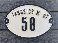 Táncsics M. ut - vasöntvény tábla (házszámtábla)