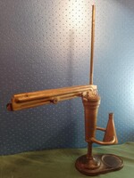 "ALKIMISTA" segédeszköz : mérőműszer, rézből. Üvegcső, plomba sértetlen. MŰSZAKI RÉGISÉG Kb. 1,3 Kg