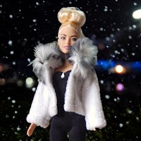 Fehér polár kabát - ruha barbie típusú babákhoz (d001ff)