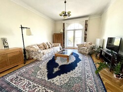 Hatalmas, gyönyörű, puha gépi perzsa szőnyeg