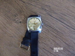 Wostok 18 köves karóra