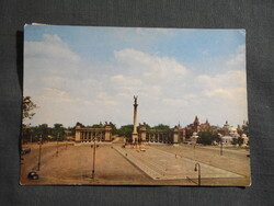 Képeslap,Budapest,Hősök tere,Millenniumi emlékmű,városi látkép,részlet,1961-