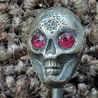 UFO , ALIEN fej . Jelvény  , kitüző .