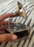 Zenélő felhúzható gramofon forma