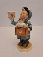 Eredeti Hummel  119 TMK1-es "Postman" postás fiú porcelán figura