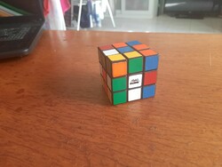 Retro bűvös Rubik kocka