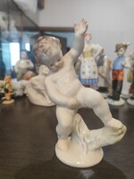 Herendi pisilő puttó 1