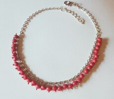 Piros gyöngy díszes ezüst színű bokalánc