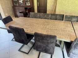 Fa asztal Bársony székekkel és padokkla