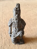 Antik kínai agyagkatona szobor figura