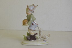 Német porcelán nipp, fiú kutyával és kuglóffal A051