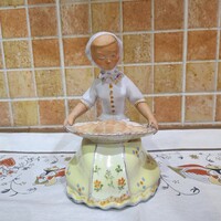 Pázmányné Kerámia Figura