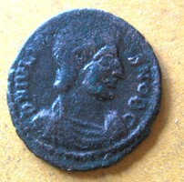 Római kisbronz Julianus II - lándzsás lovas (R20)