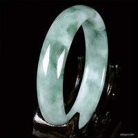 + VIDEÓ. !! TERMÉSZETES  ZÖLD JÁDE A MOST NAGYON KEDVELT KARPEREC .