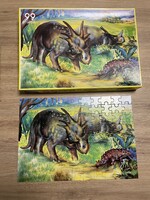 Retro dinós puzzle