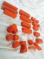 Számolási és mértani feladatokhoz  23 db forma dobozában -  Retró matematikai segédanyag