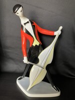 Zsolnay nagybőgős figura