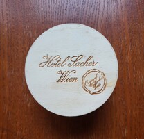 Hotel Sacher Wien fadoboz tároló doboz