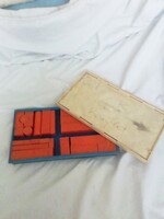 Számolási és mértani feladatokhoz  31 db forma dobozában -  Retró matematikai segédanyag