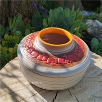 B. Várdeák Ildikó zsűrizett kerámia váza