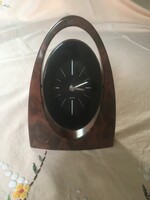 Elemes asztali quartz óra