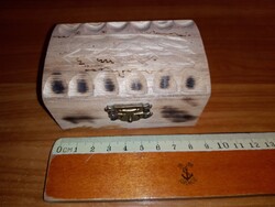 Fa doboz kincsesláda 9x6cm szelence