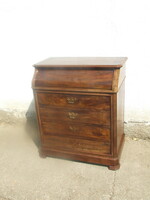 Fésülködő komód