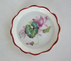 Aquincumi porcelán tavi rózsás gyűrűtartó tálka