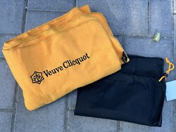 Veuve Clicquot narancssárga pikniktakaró – elegáns kiegészítő pezsgős pillanatokhoz