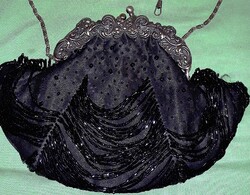 CSODASZÉP antik jellegű rézcsatos és szíjas fekete bársony súlytásos alkalmi váll /kézi táska