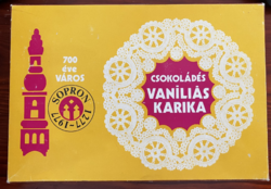 Retró csokoládés vaniliás karika jubileumi doboz 1977
