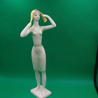 Ritka gyűjtői Hollóházi Sálas nő figura