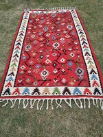 Kaukázusi mintás kilim szőnyeg