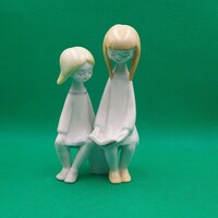 Káldor Aurél Hollóházi Olvasó lányok figura