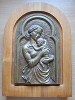 Cyránski Mária: Anya gyermekével, bronz dombormű, relief, kisplasztika