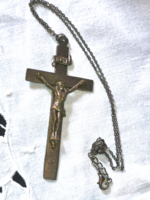 Régi , fémötvözet katolikus kereszt medál, hátoldalán magyar felirattal, nyakláncon   91.