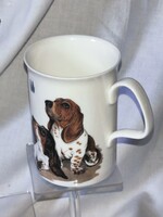 Angol csontporcelán Roy Kirkham tervező exkluzív kiadású Basset Hound kutyákat ábrázoló bögréje