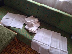 28 db textil szalvéta