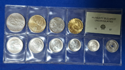 1987. Forgalmi sor, benne  ritka 20 Forint,  2  fillér, 5 fillér csak 30.000 darabot gyártottak (130