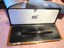 MONT BLANC  , aranyhegyű töltőtoll  , díszdoboz fekete selyem bélés , certificat  , 137 mm a hossza