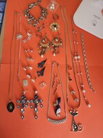 Hatalmas bizsu csomag 2 részletben tettem fel mert nem fért el az astalon lapozz tovább