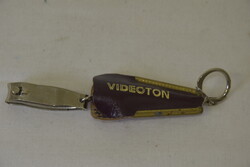 Videoton kulcstartó és körömvágó csipesz A320