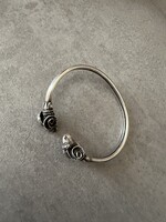 Ezüst kosfejes karperec