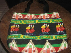 Madeira népies stílusú gépi gobelin szőttes válltáska, bevásárlótáska