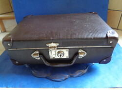 KARTON KOFFER,KIS BŐRÖND ca 1940