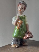 H Rahmer Mária jelzett, hibátlan 24 cm es kerámia figurája.