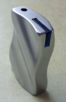 Kent Különleges Öngyújtó , Tömör rozsdamentes acél, hullámos forma, Müködik, Ritka!!!