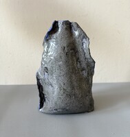 Organikus megjelenésű rusztikus hatású samott váza