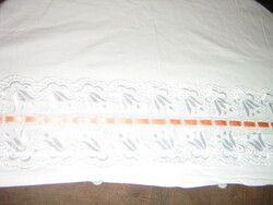 Gyönyörű ﻿madeira csipkés szalagos pamutvászon ágyneműgarnitúra