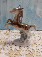 Elzett, Gaba német lüsztermázas ló, csikó talapzaton álló porcelán figura